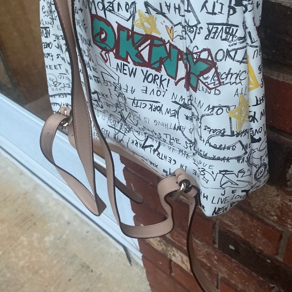 DKNY / Donna Koran Backpack 🎒 - Picture 3 of 8